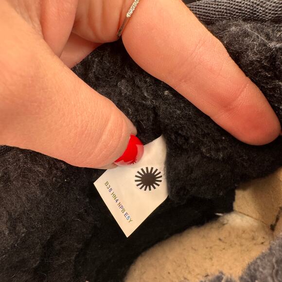 UGG Essential Mini Boots 8 Black Suede Rear Pull Tab Pull-On Ankle Boot 1115030 - Picture 9 of 9